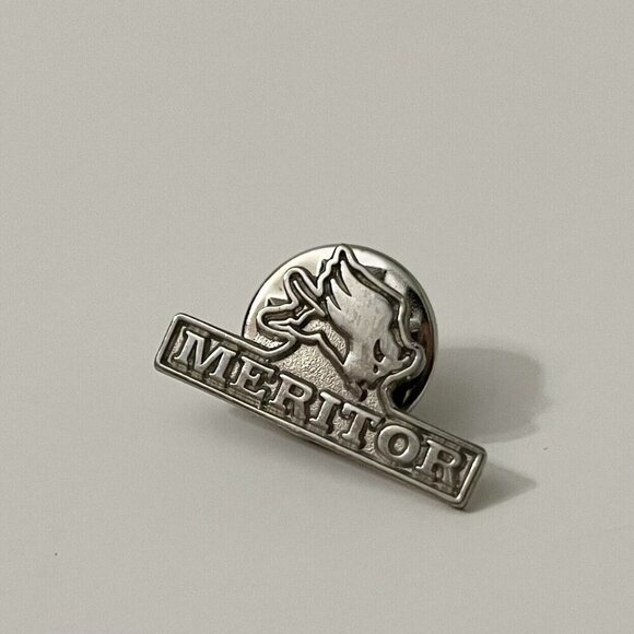 Meritor Logo Pin - Picture 7 of 8